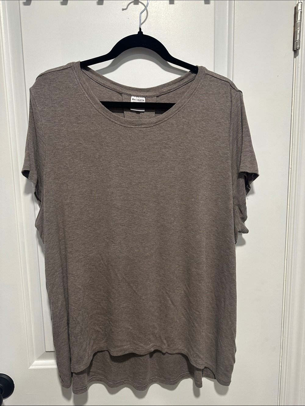 Athleta Short Sleeve Relaxed Tee in Taupe Gray